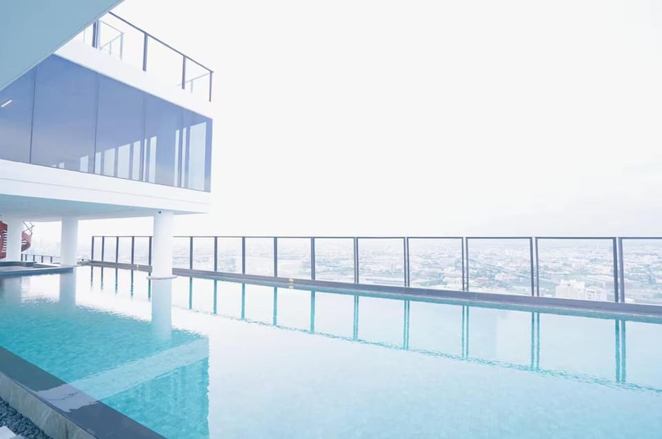 City view, Swimming pool