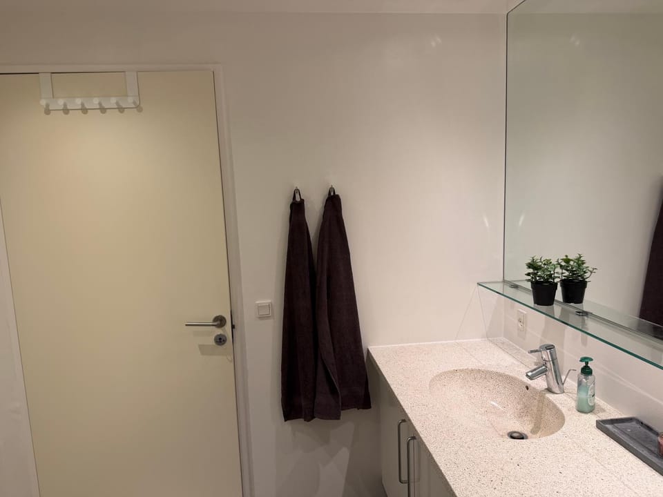 Bathroom, towels