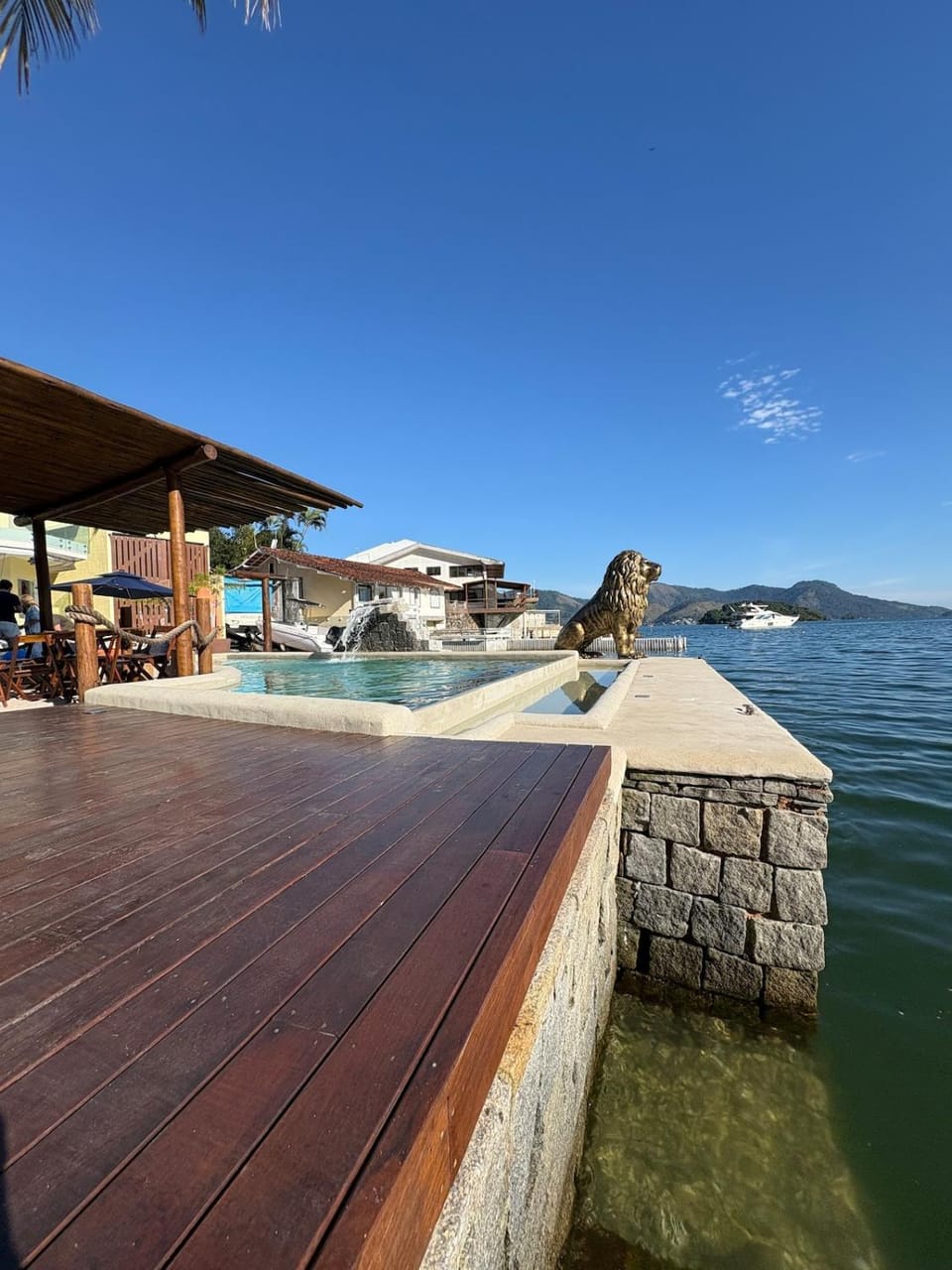 Casa a beira mar com piscina e vista sensacional House in Angra dos Reis