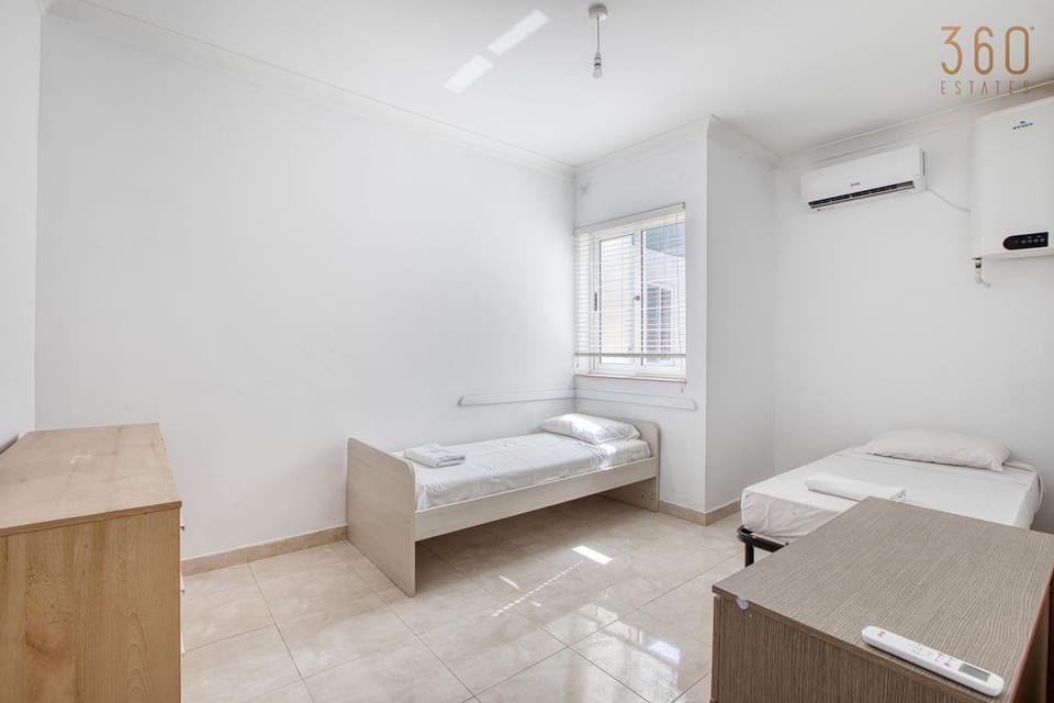 Bed, Photo of the whole room, Bedroom, towels, air conditioner