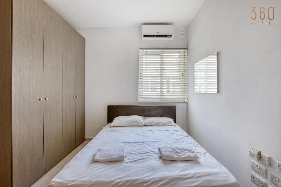 Bed, Photo of the whole room, Bedroom, towels, wardrobe, air conditioner