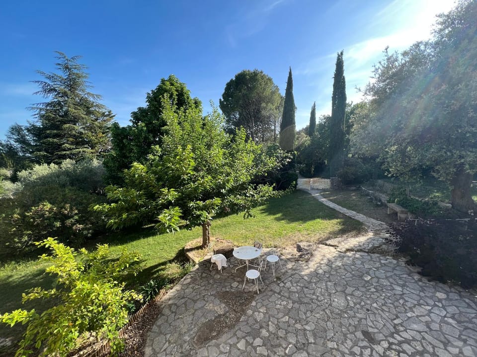Le Mas de Garance 3 Bed and Breakfast in Grignan