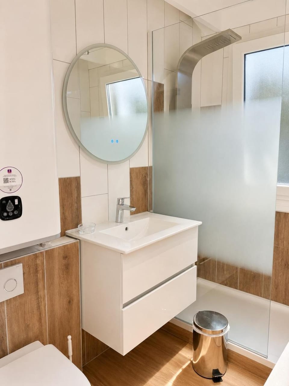 Shower, Toilet, Bathroom