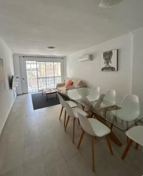 Sophisticated Living - Elegante Apartamento para 7 - TuriVida Apartment in Malaga