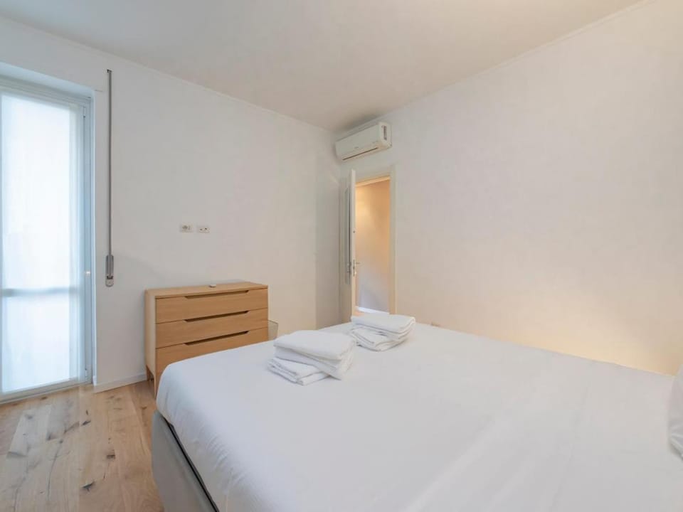Xenia Milano - 2rooms apt in Via Breno 1 Apartment in Milan