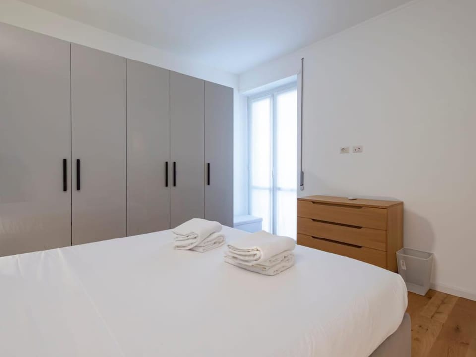 Xenia Milano - 2rooms apt in Via Breno 1 Apartment in Milan