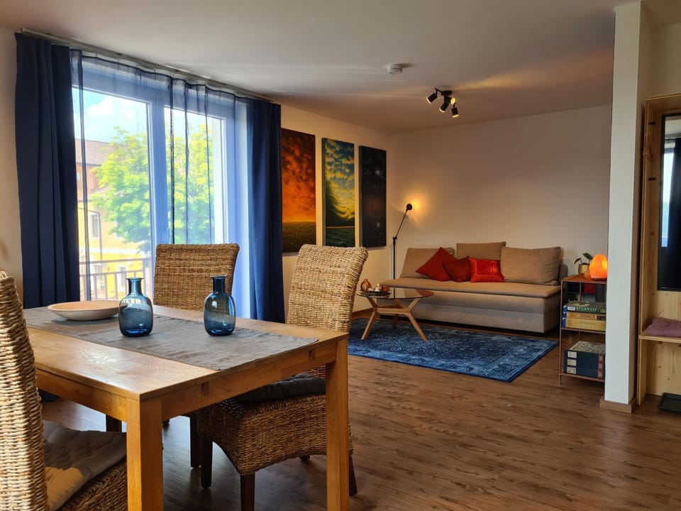 Living room, Dining area