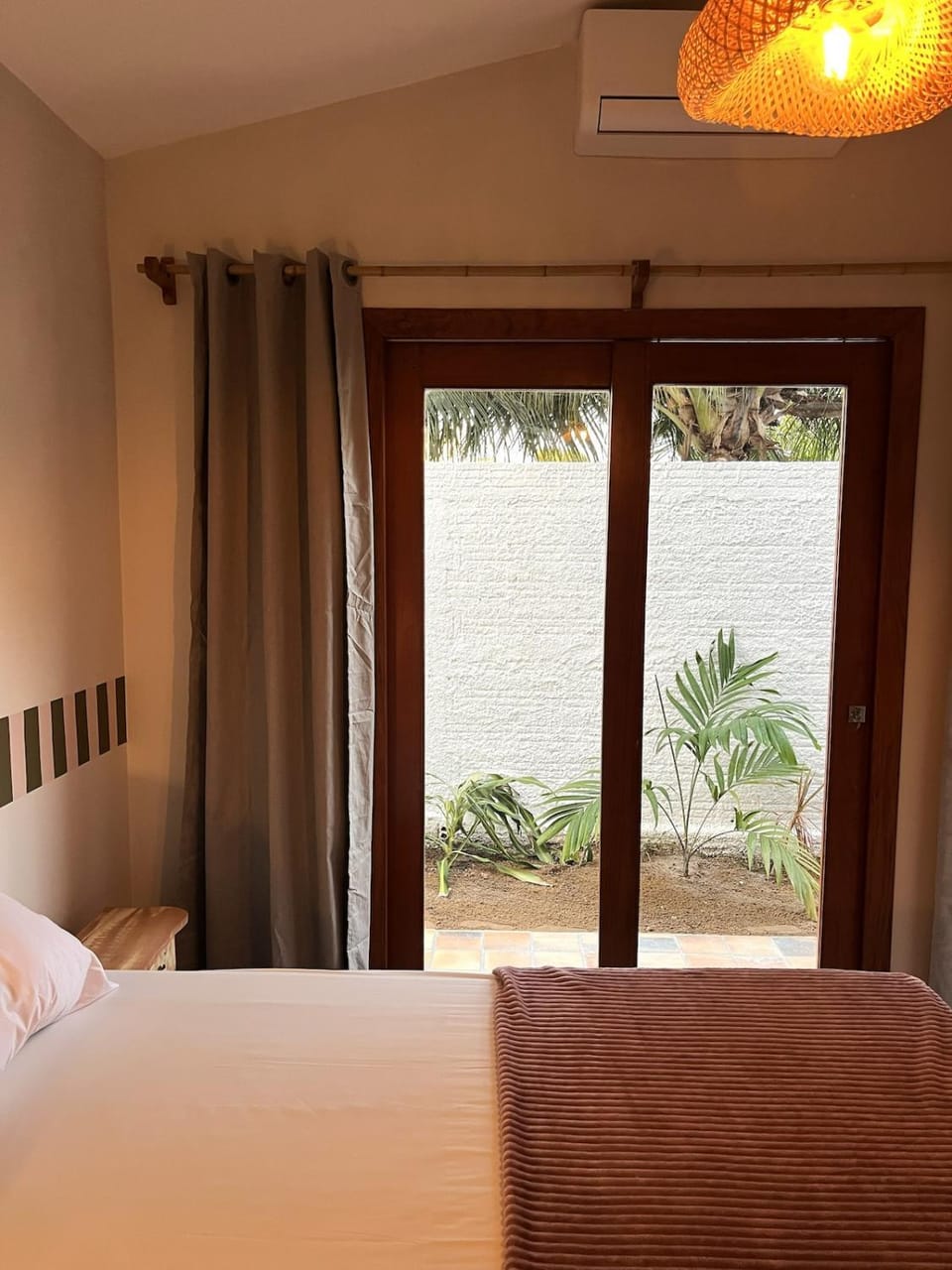 Bed, Photo of the whole room, Bedroom, air conditioner