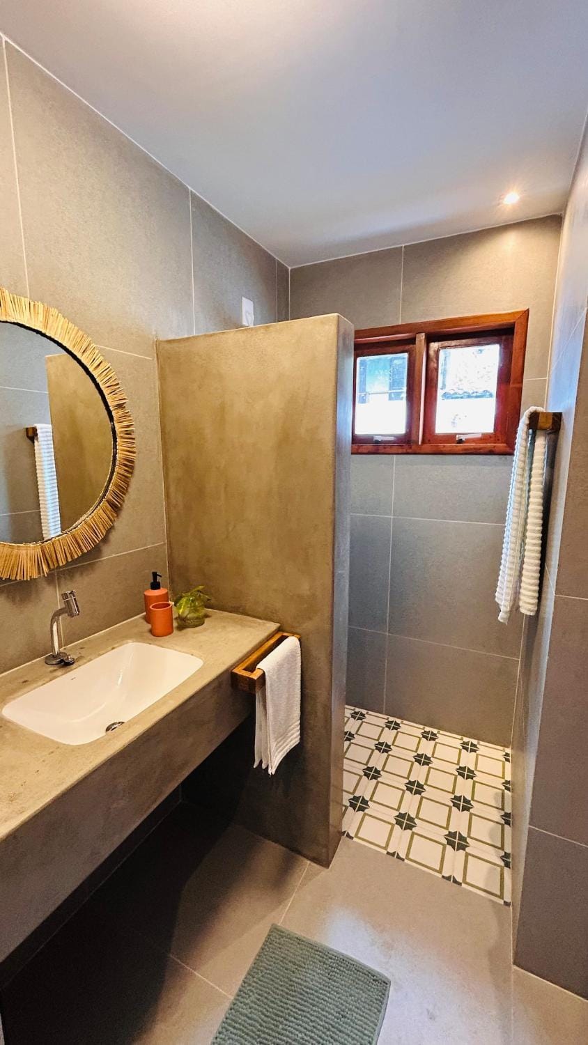 Shower, Bathroom, towels