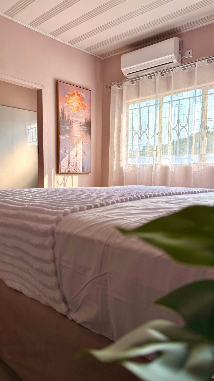 Bed, Bedroom, air conditioner