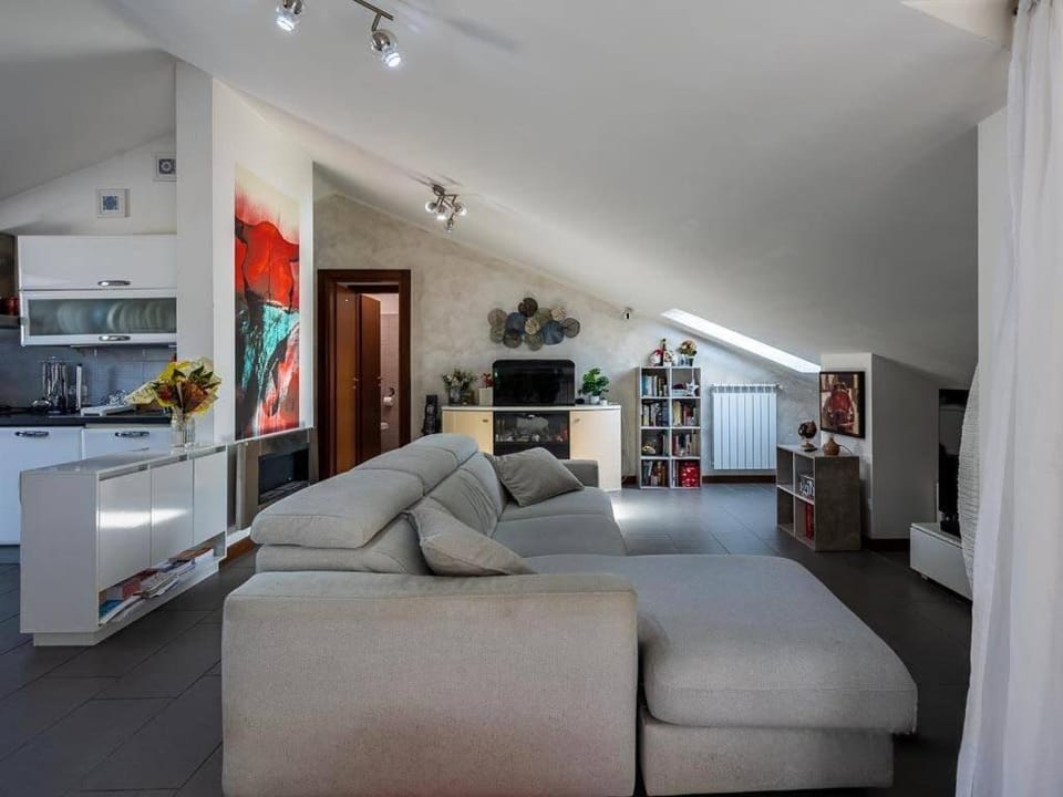 Cedar Sun Alcove Apartment in Lazio