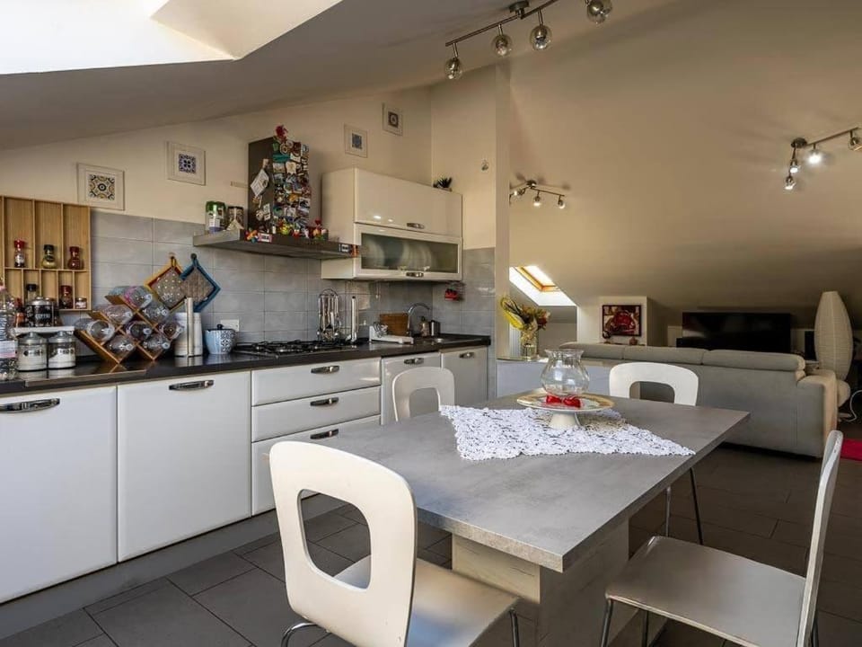 Cedar Sun Alcove Apartment in Lazio