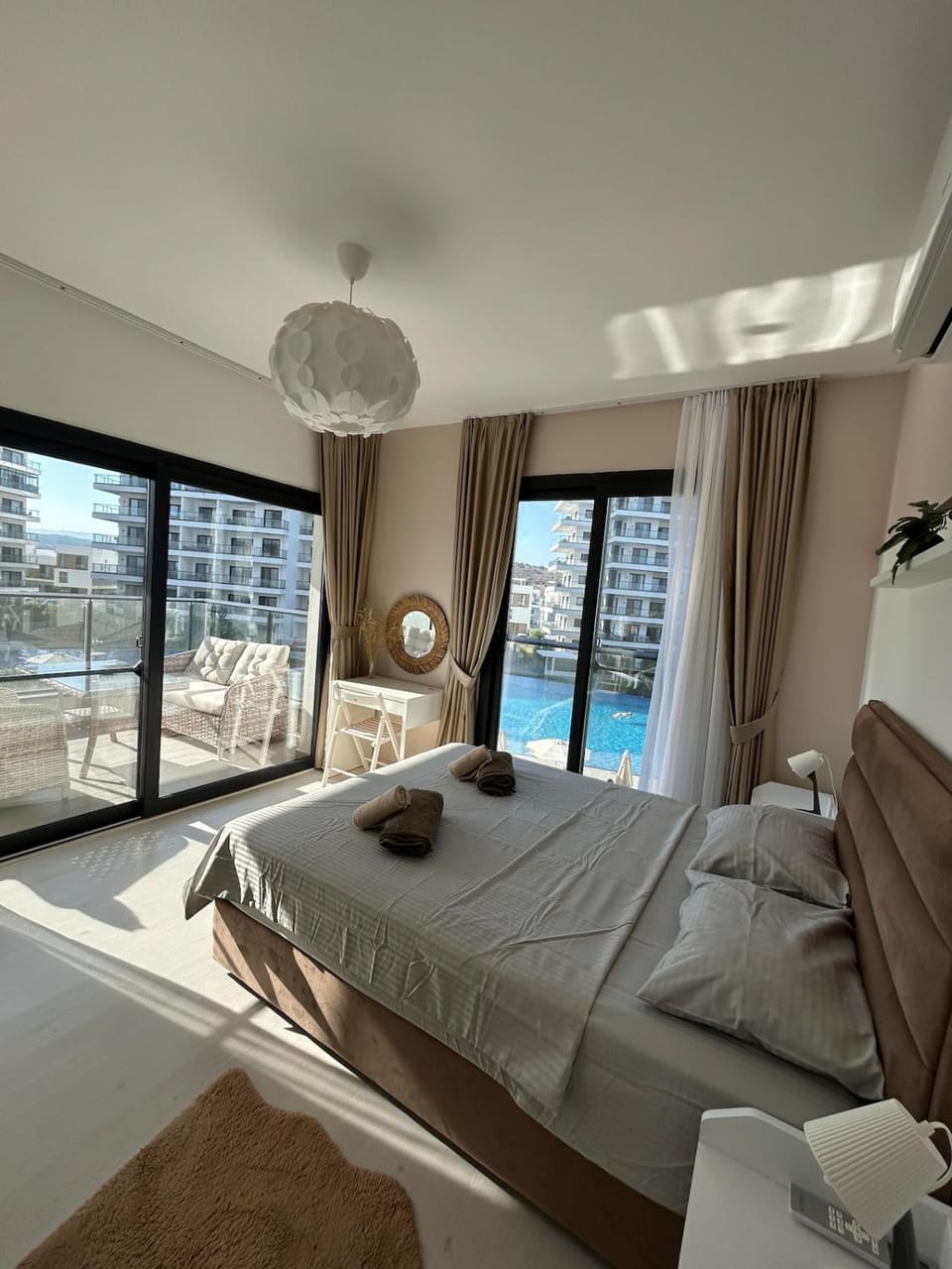 Pool and Sea View 1 Bed Spacious Apartment Apartment in Paralimni