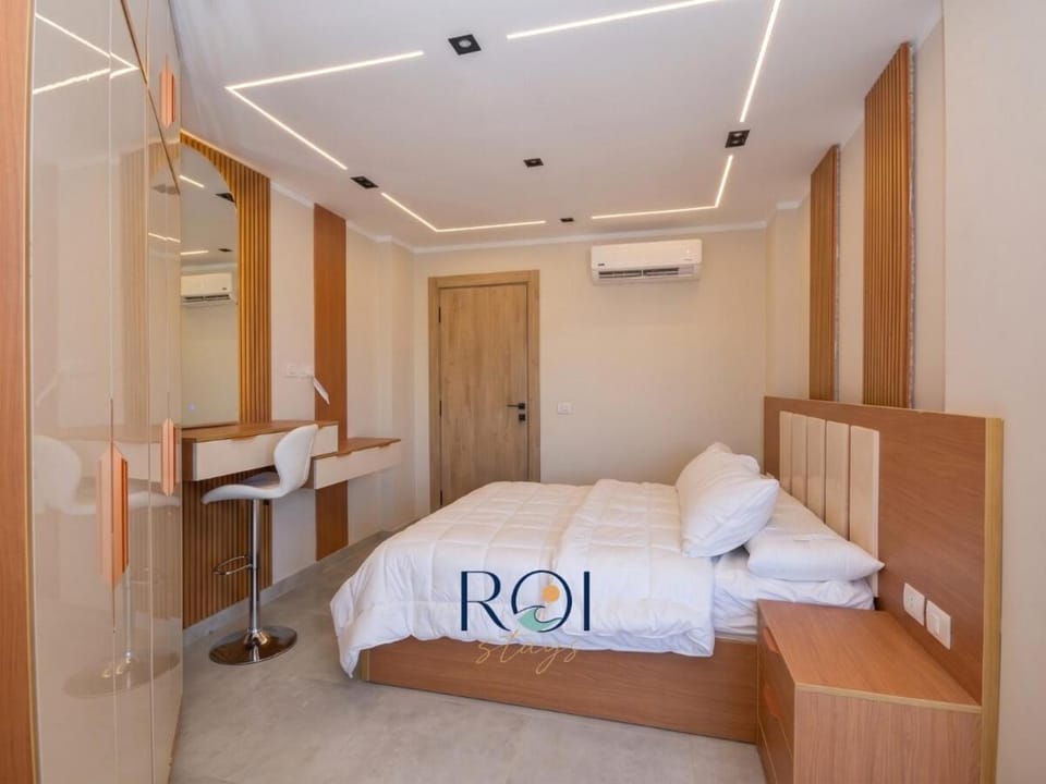 Photo of the whole room, air conditioner