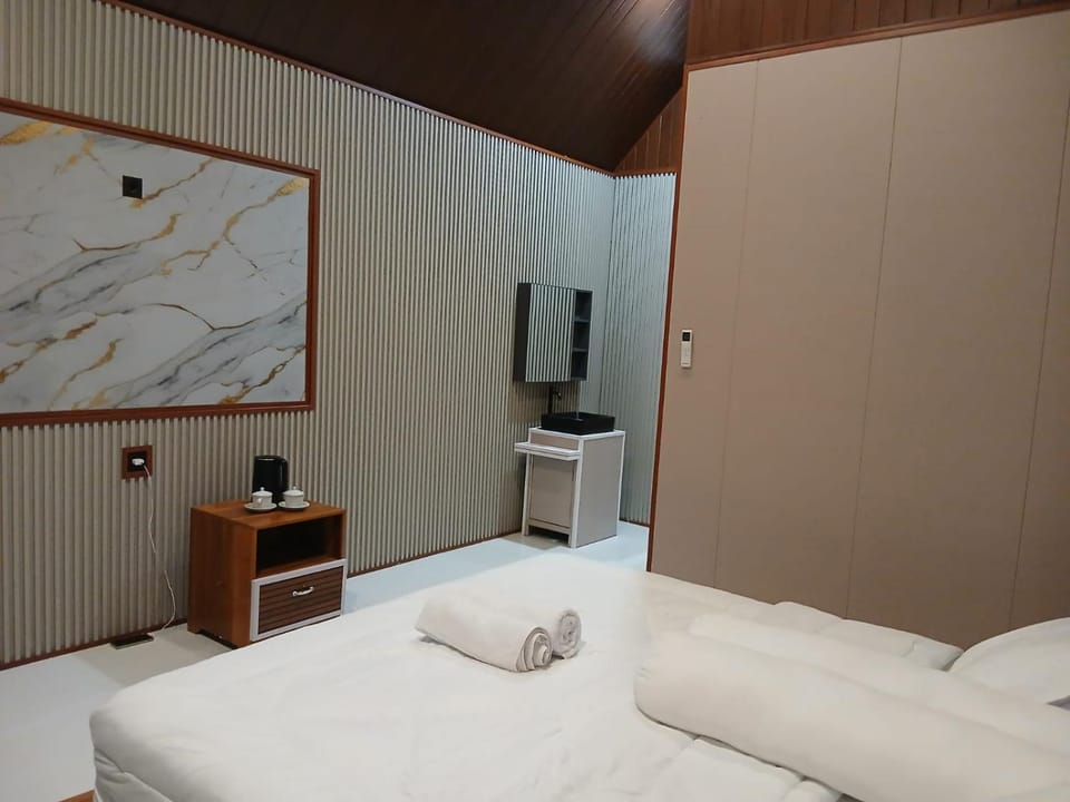 Agra danu retreat Hotel in Karangasem Regency