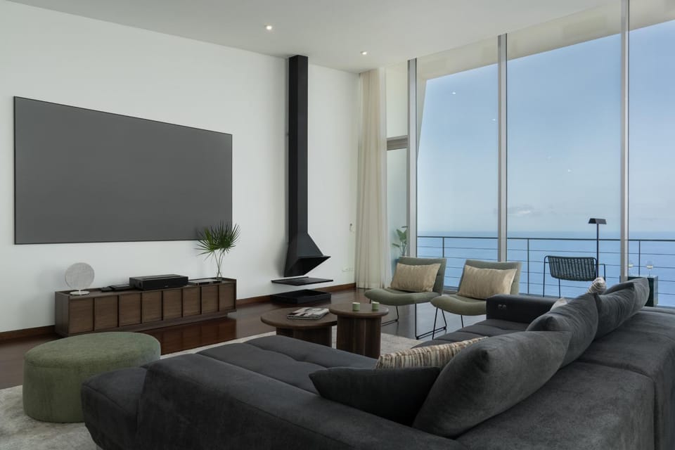 TV and multimedia, Living room, Seating area, Sea view