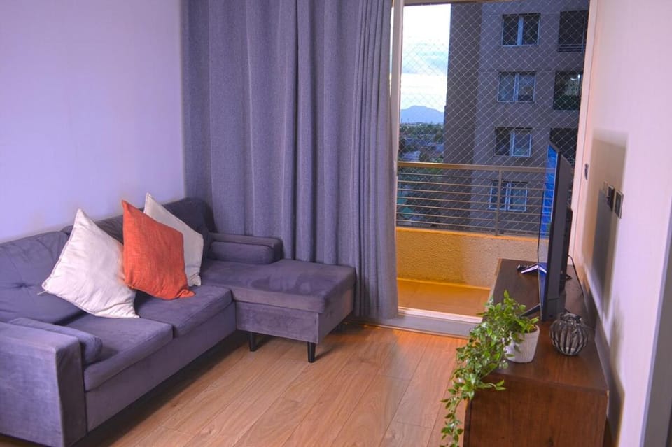 Moderno con estacionamiento privado incluido Apartment in Santiago