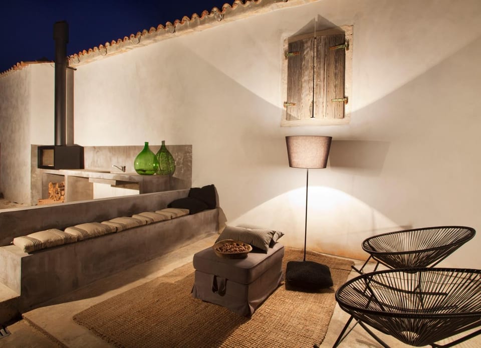 BBQ facilities, BBQ facilities, Seating area