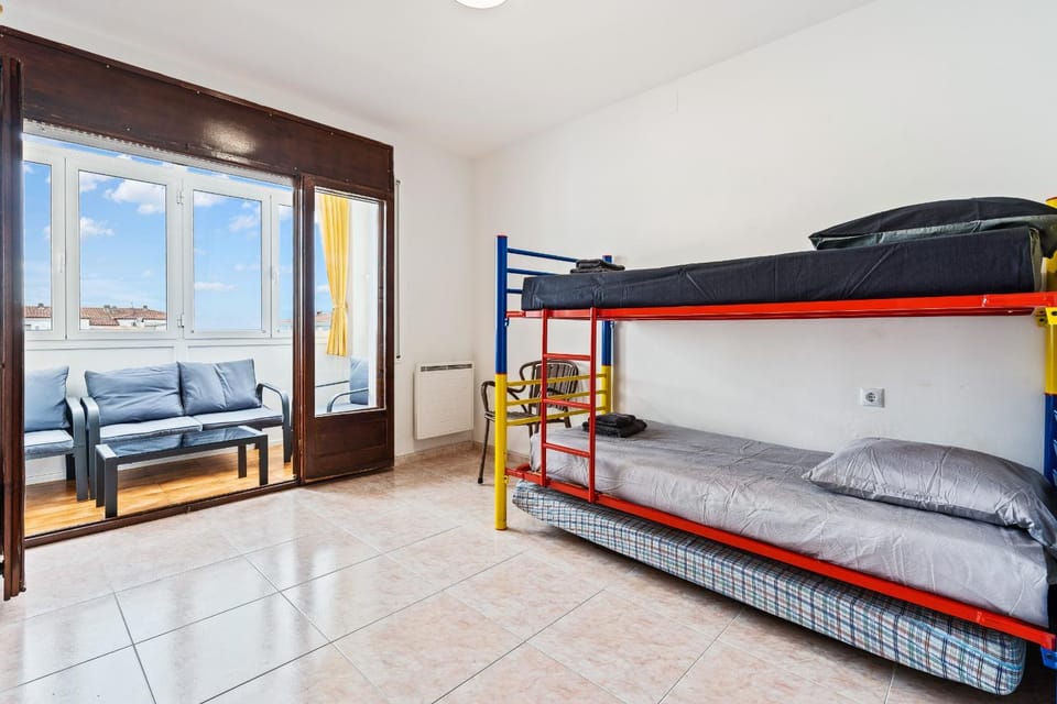 Bed, Photo of the whole room, Bedroom, bunk bed
