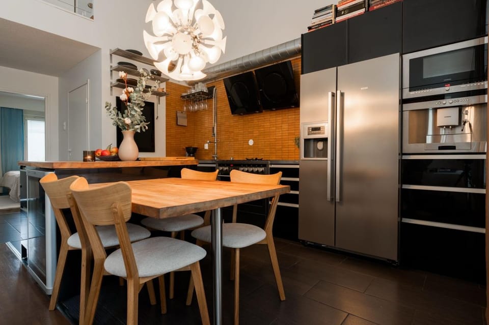 Kitchen or kitchenette, Dining area, dishwasher, oven, stove