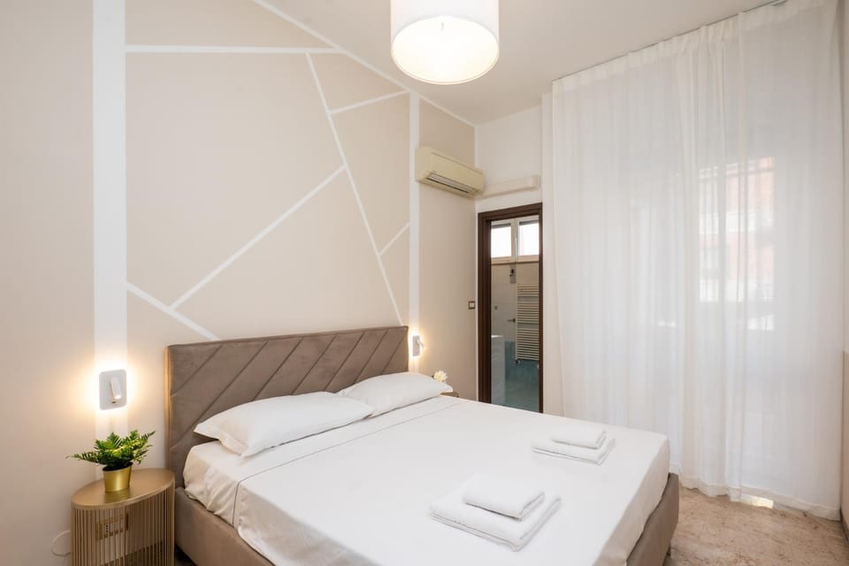 Bed, Photo of the whole room, Bedroom, towels, wardrobe