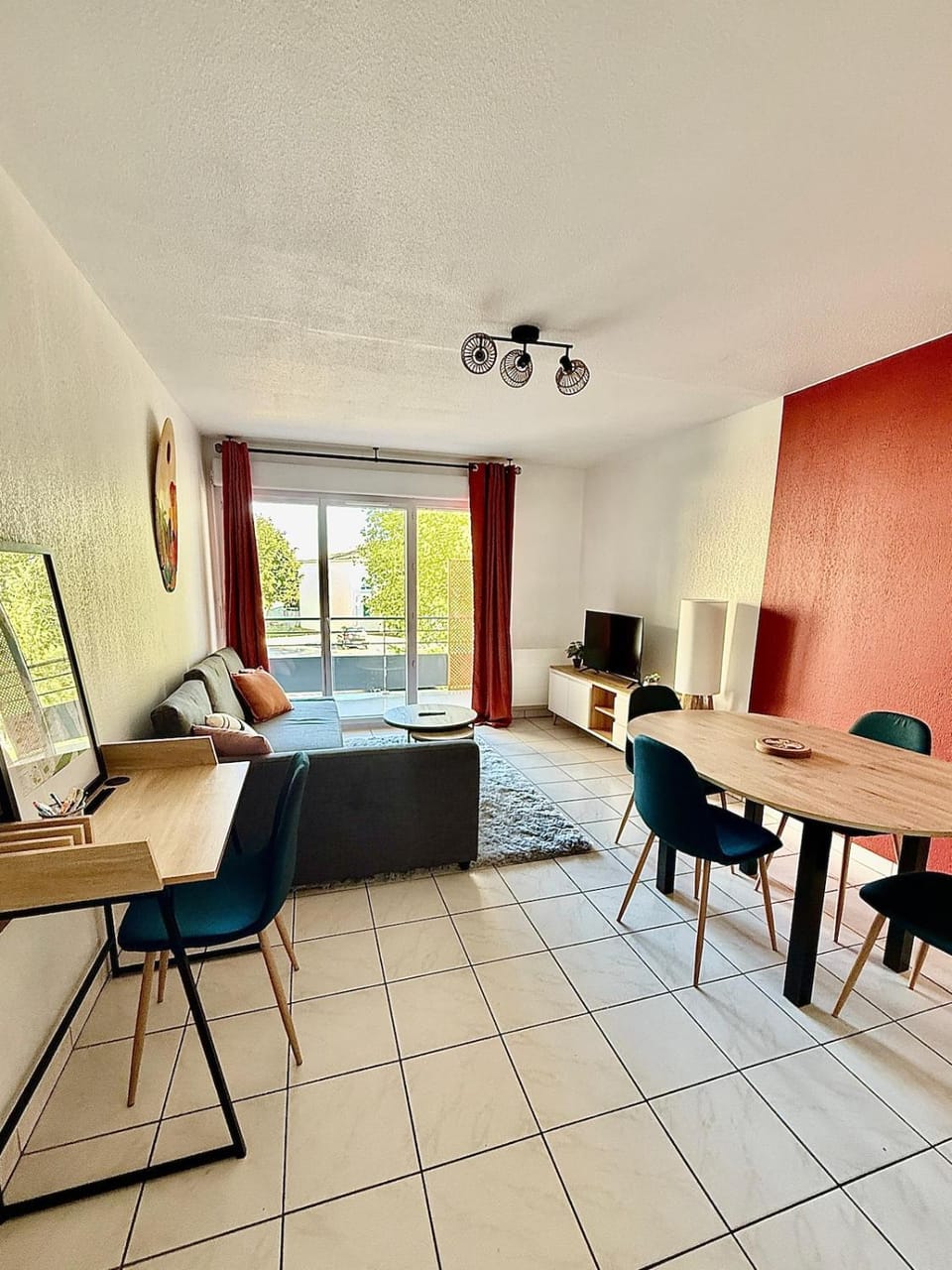 Living room, Seating area, Dining area