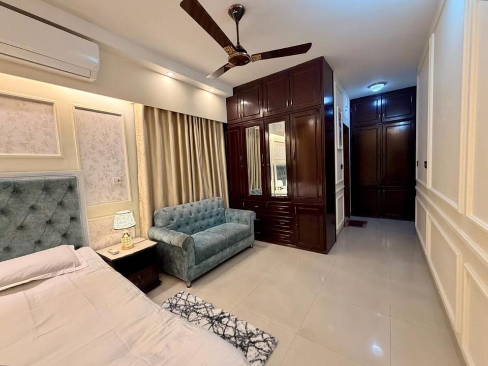The Elegant Suite Apartment in Dhaka