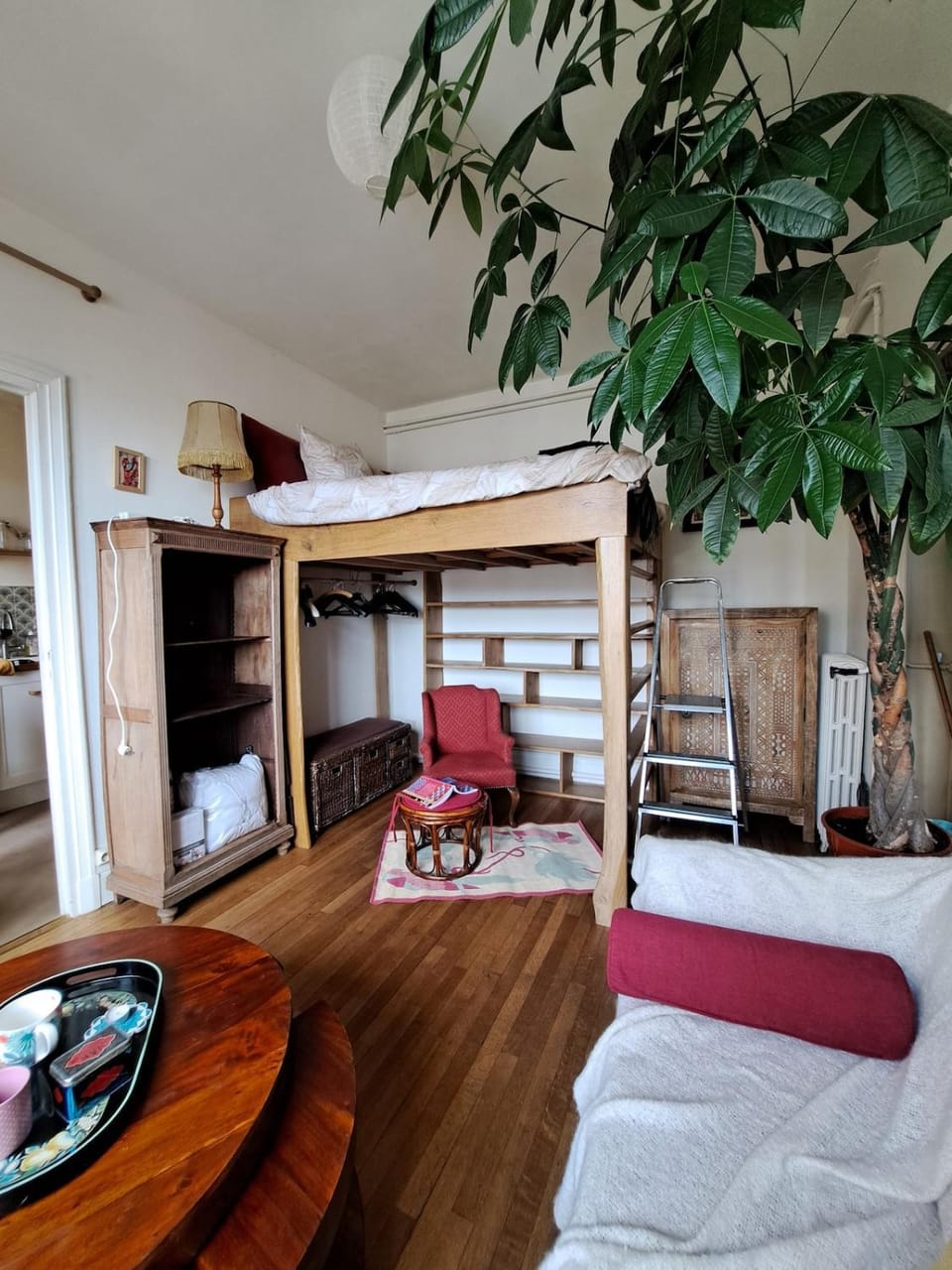 Bed, Living room