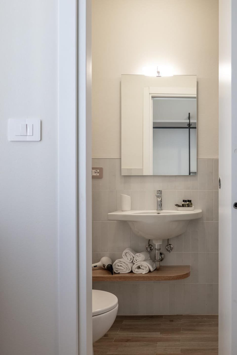 Bathroom, towels