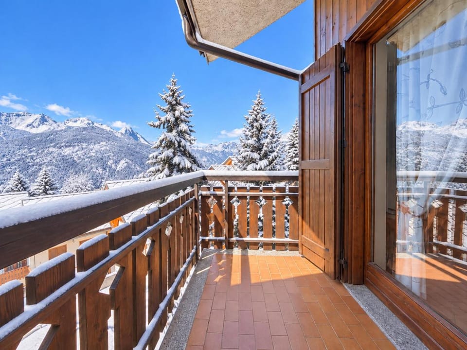Hostdomus - White Blu Apartment in Sauze d'Oulx