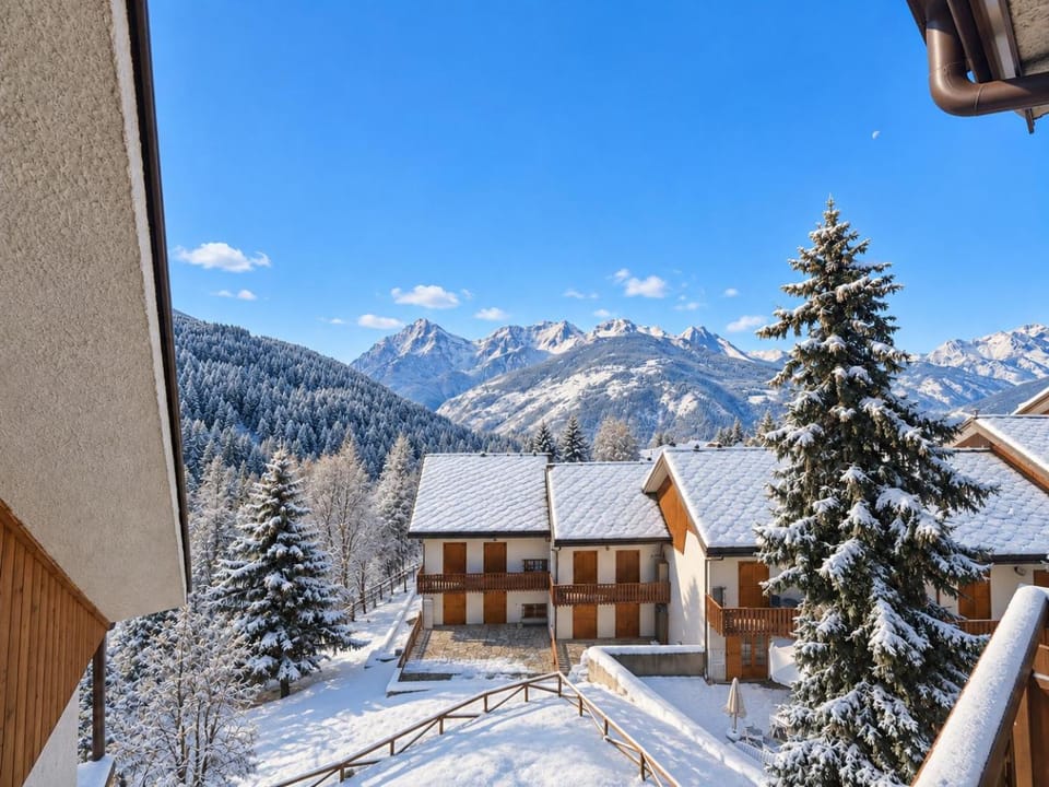 Hostdomus - White Blu Apartment in Sauze d'Oulx