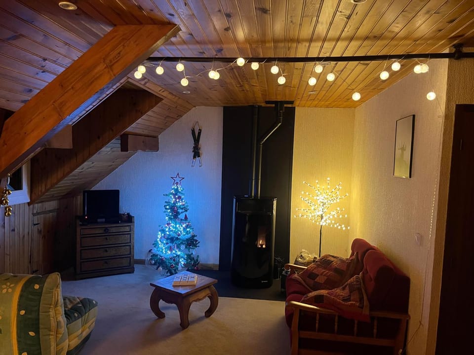 Ch1 lit 160 lavabo individuel, 2 sdb, 3 wc, 1 cuisine, séjour partagés Bed and Breakfast in Occitanie