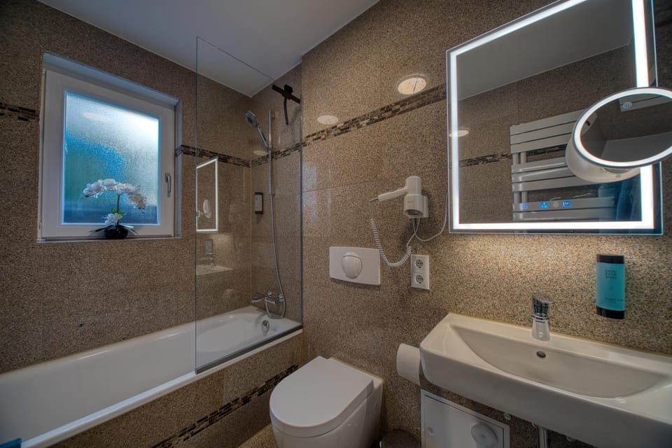 Toilet, Bathroom, Bath