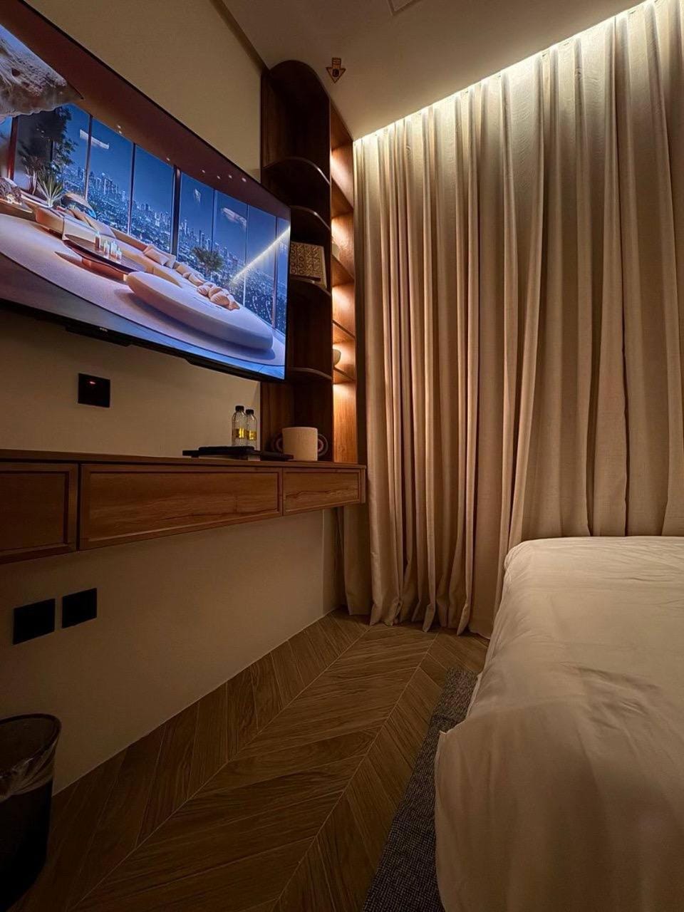 TV and multimedia, Photo of the whole room, Evening entertainment, Bedroom