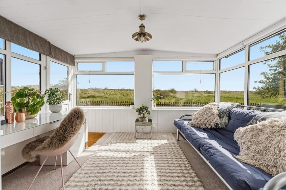 Beach House with direct access to the beach House in Humberston