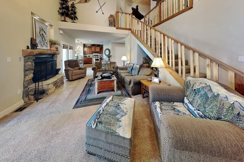 Living room, Seating area, fireplace, furniture