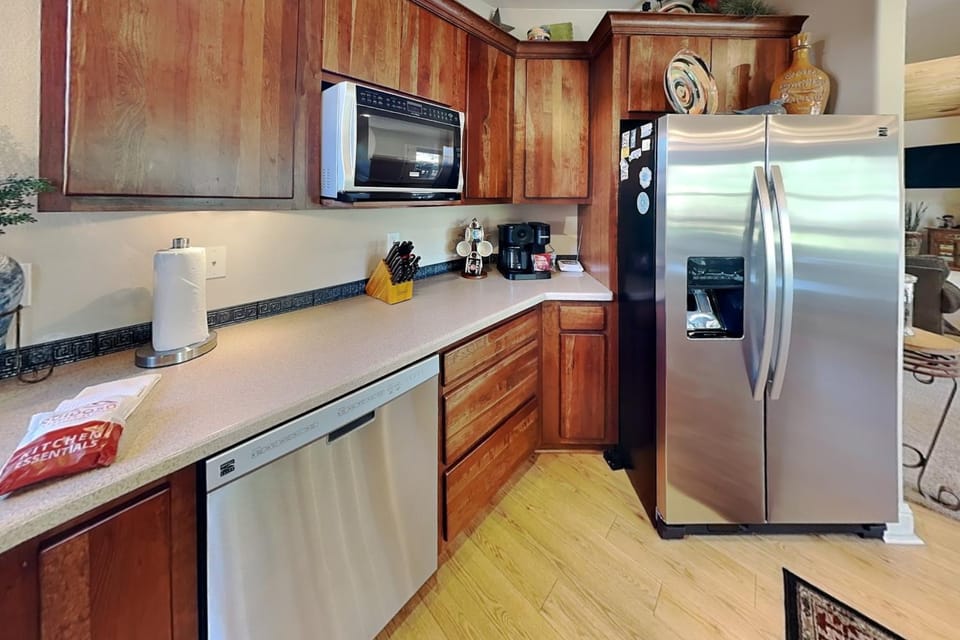 Coffee/tea facilities, microwave, kitchen