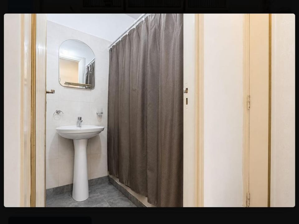 Monoambiente para 3 personas totalmente equipado casino centro playa zona plaza colon Apartment in Mar del Plata