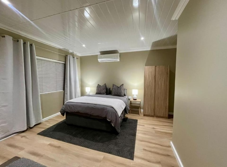 No 1 Lanark Apartment in Port Elizabeth