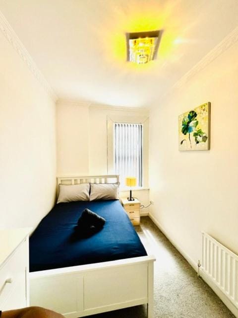 Modern 5BR Home Free Parking & Sleeps 10 House in Gateshead