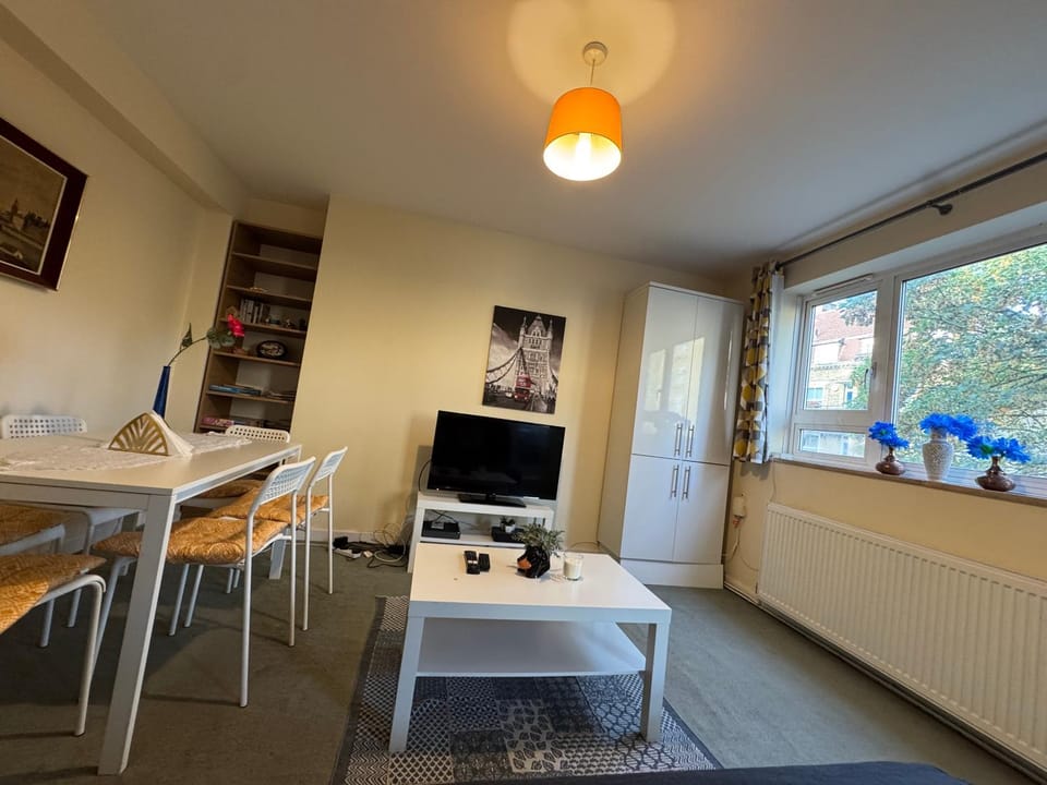 TV and multimedia, Living room, Dining area