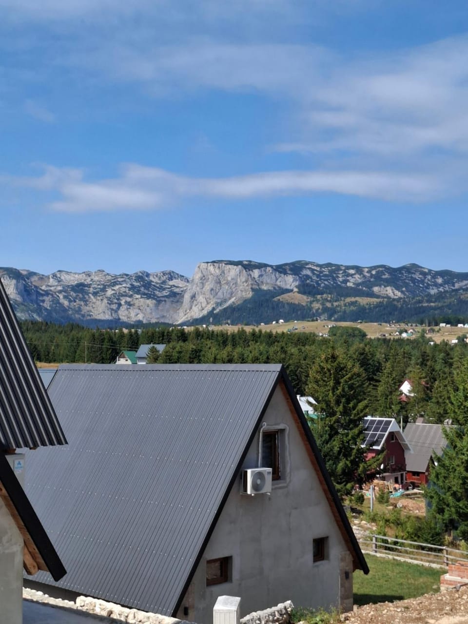 Sajns 1 Durmitor Chalets House in Montenegro