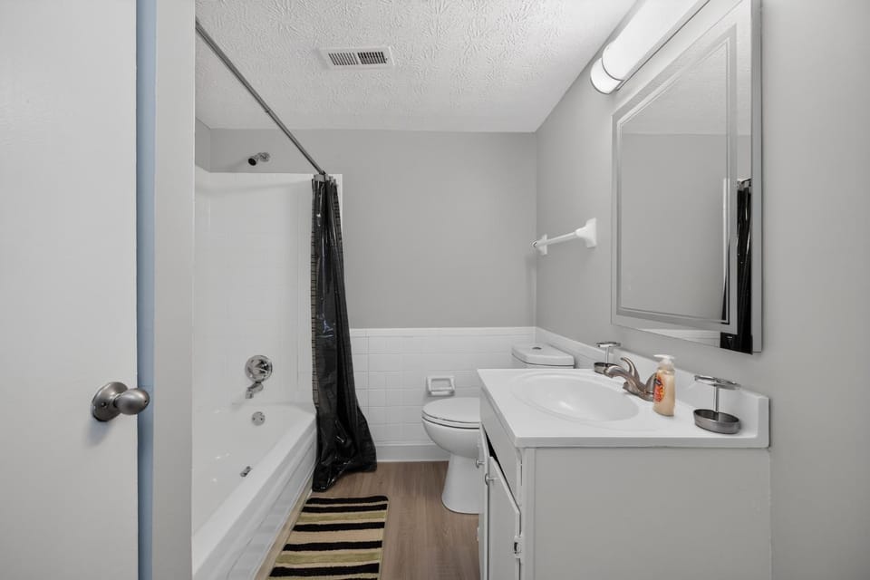 Charming & Comfortable Furnished Stay Apartment in Lexington