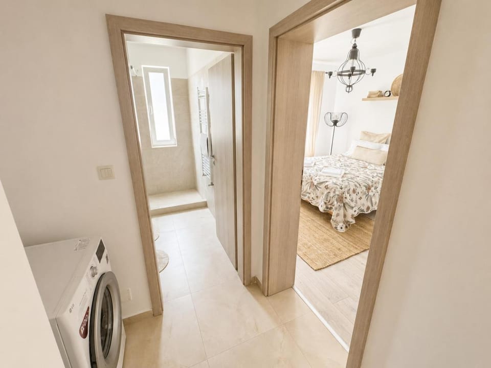 Minimalist urban stay Apartment in Timisoara