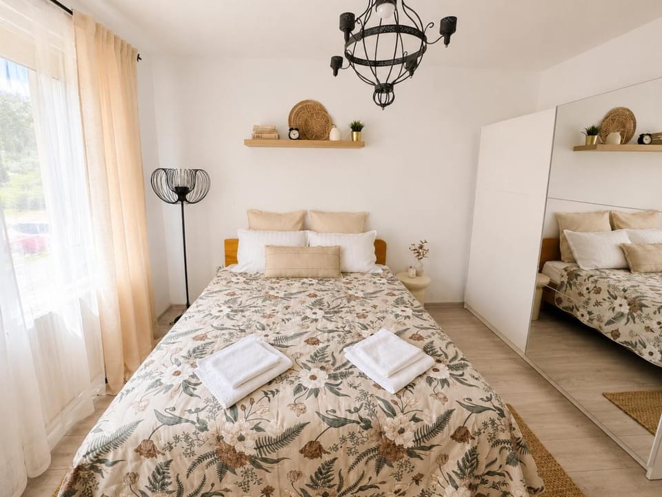 Minimalist urban stay Apartment in Timisoara