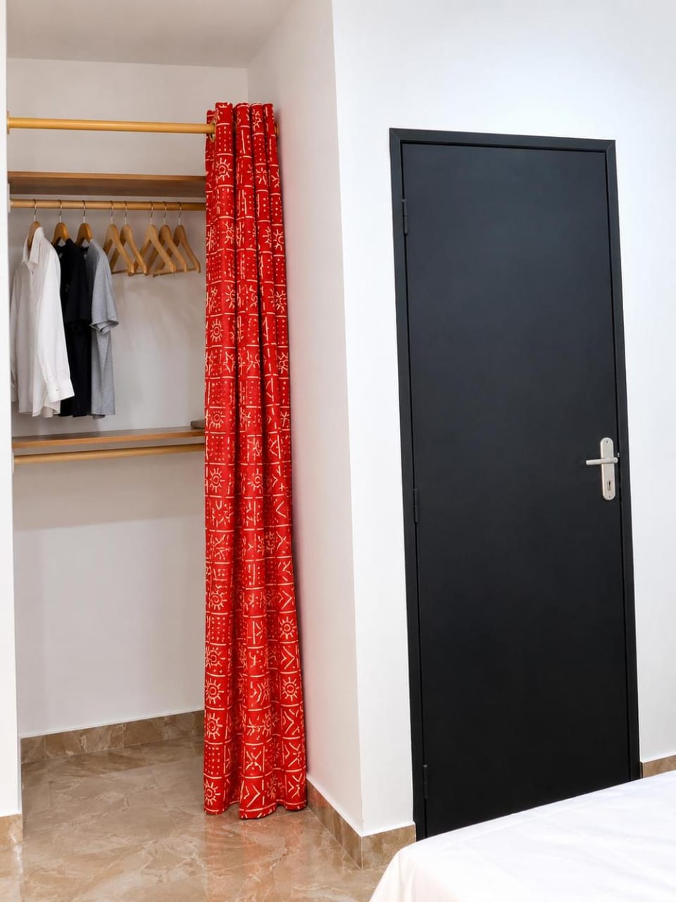 Chambre Climatisée à Treichville Apartment in Africa