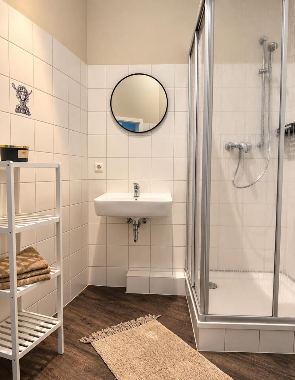 Shower, Toilet, Bathroom, towels