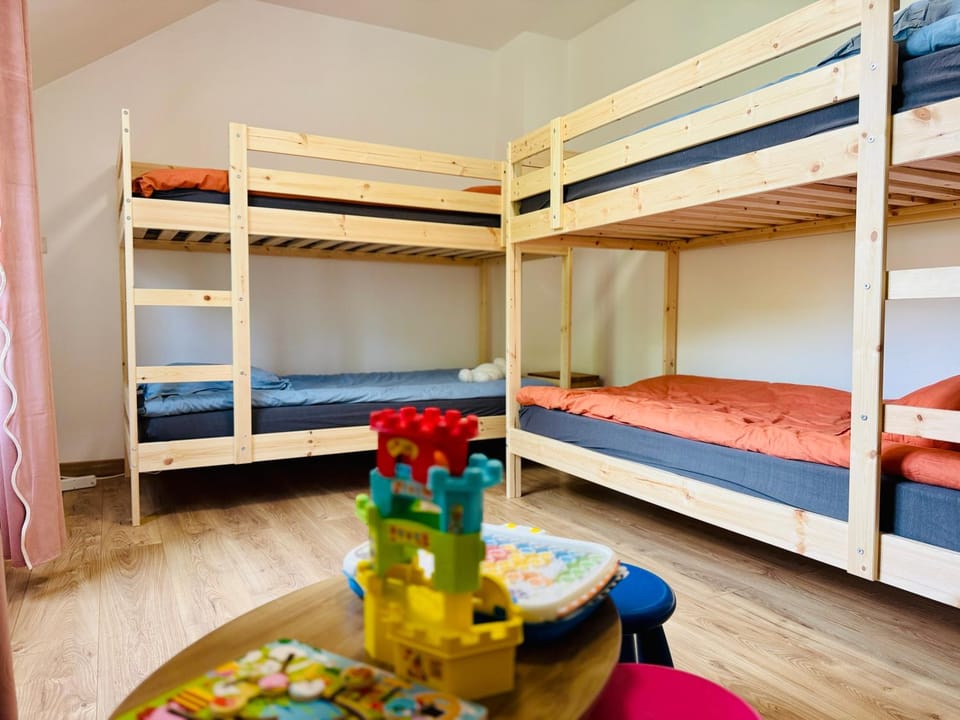 Bed, Photo of the whole room, Kids's club, Kids's club, Bedroom, children, children, young children, young children, young children, bunk bed