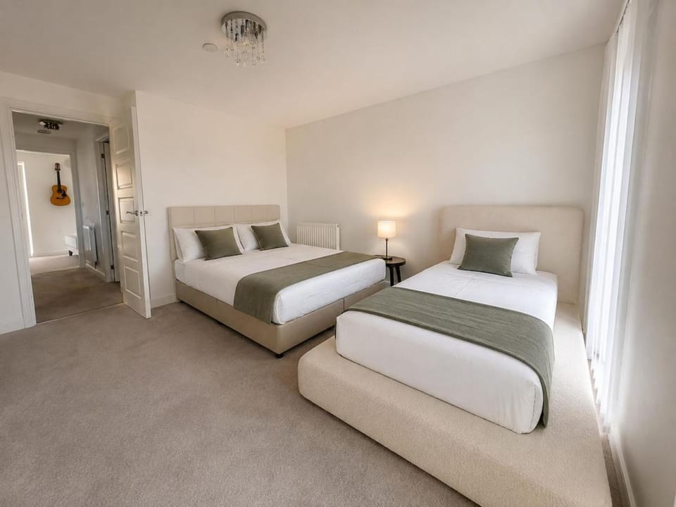Bed, Bedroom, wardrobe