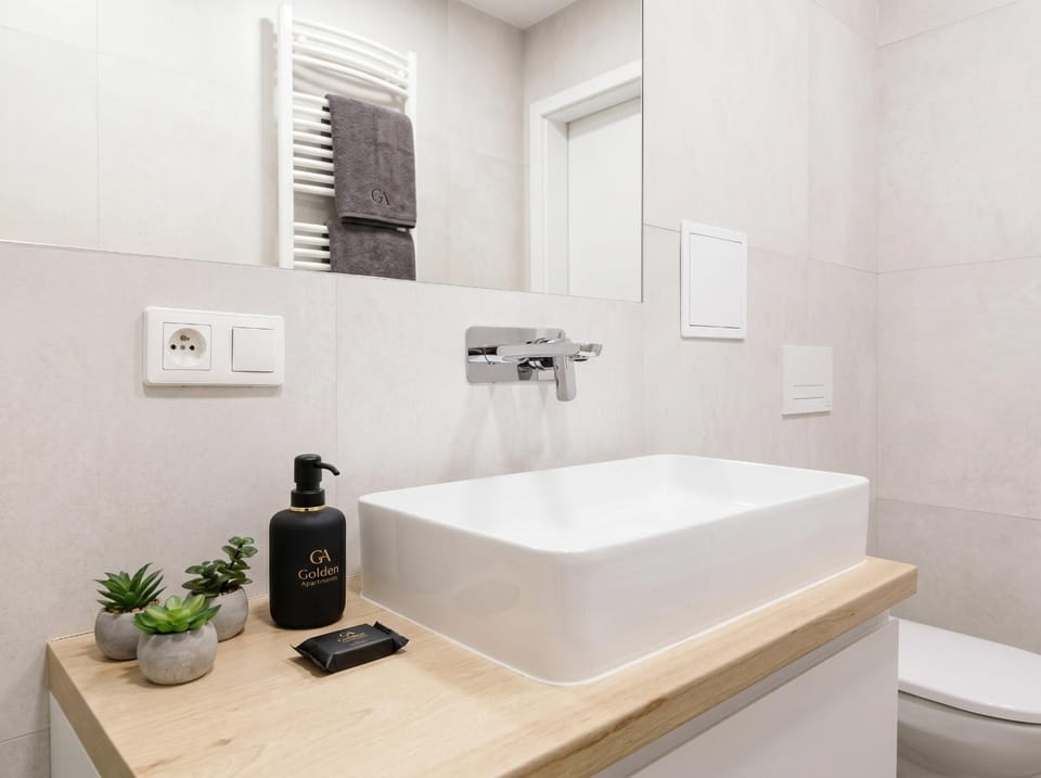 Toilet, Bathroom, Bath